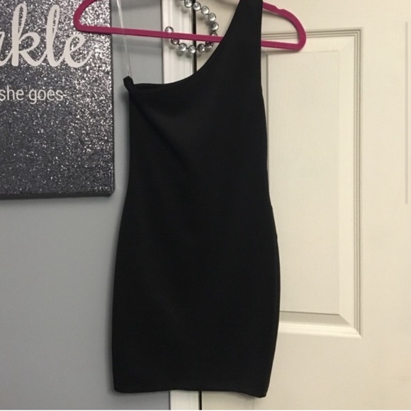 Little black dress with mesh detailing - Picture 3 of 5